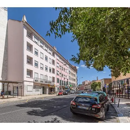 Apartman Houze Spacious 4 Bedroom Flat Near Zoo